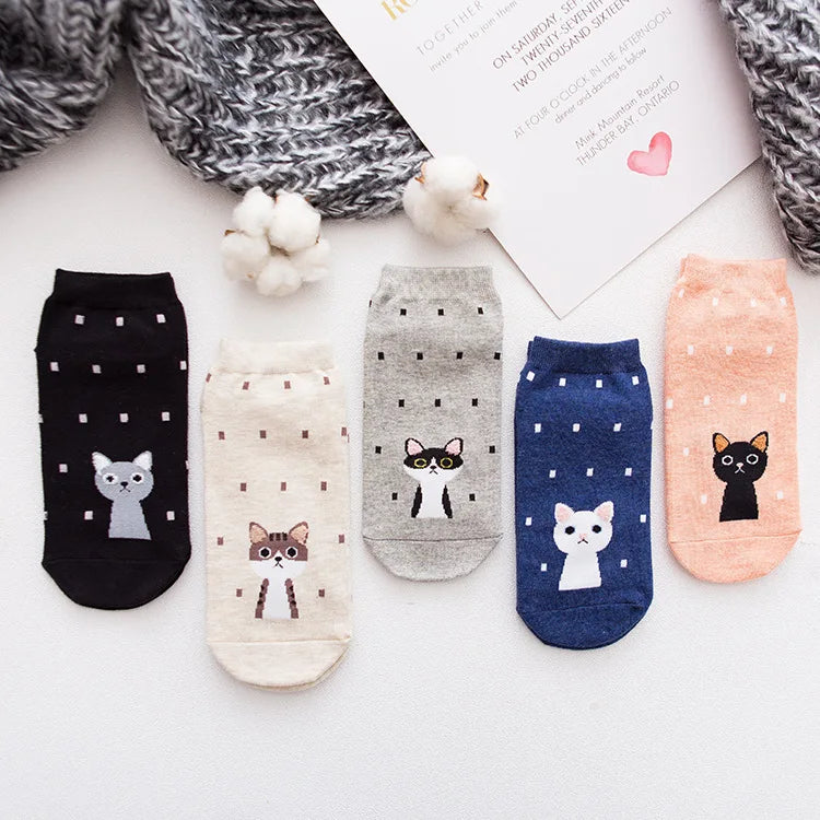 🧦 جوارب نسائية قصيرة برسومات كرتونية لطيفة 🐾