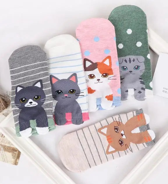 🧦 جوارب نسائية قصيرة برسومات كرتونية لطيفة 🐾