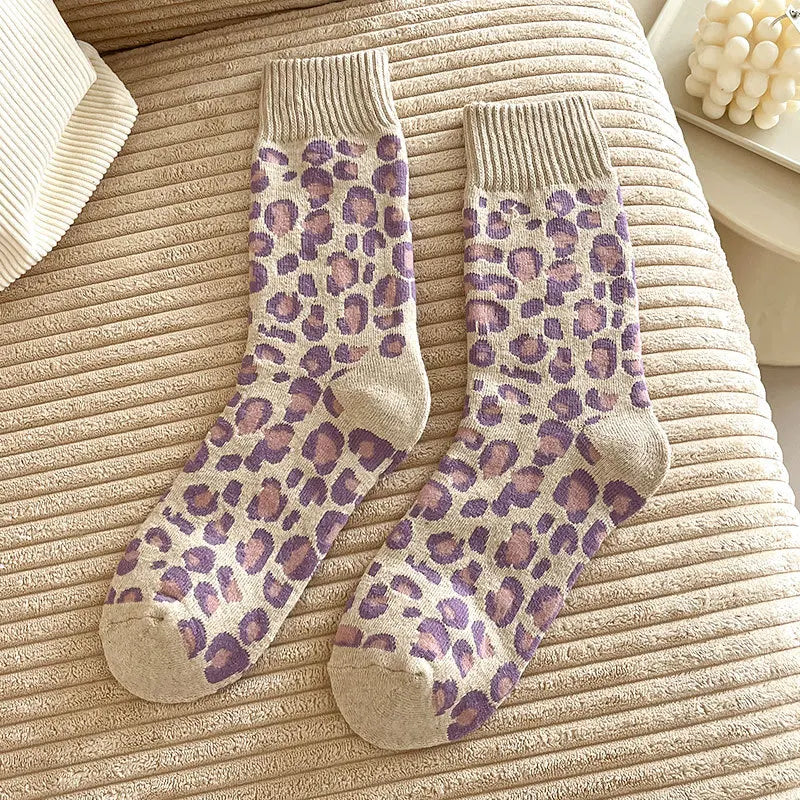🧦 جوارب نسائية فاخرة بطول الركبة – تصميم زهري فانتازي مبطنة بالفرو ❄️🌺